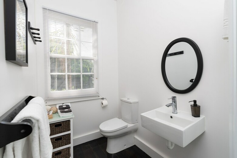 The Old Oak Boutique Hotel