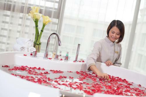 Classical Plaza Hotel