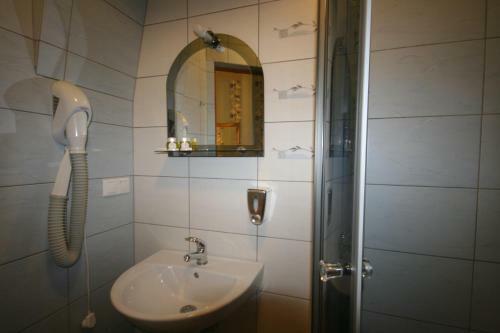 Hotel Dw�r Ostoia
