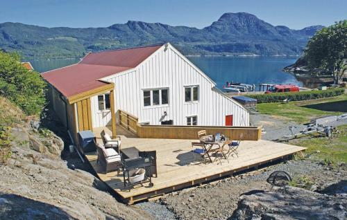 Apartment Hebnes Finnvik