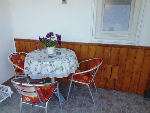 Hostal Vir�gos Vend�gh�z