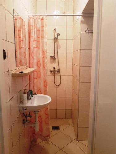 Hostal Vir�gos Vend�gh�z