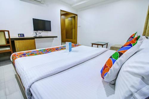 Hotel Sybaritic Suites Gachibowli