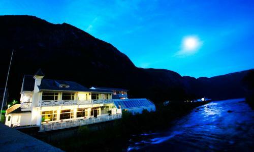 �ren Hotel