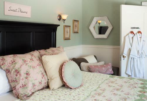 A G Thomson House Duluth Bed And Breakfast