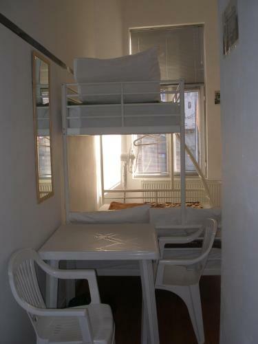 Kretan Hostel