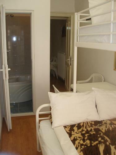 Kretan Hostel