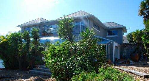 Hostal Villa Surprise