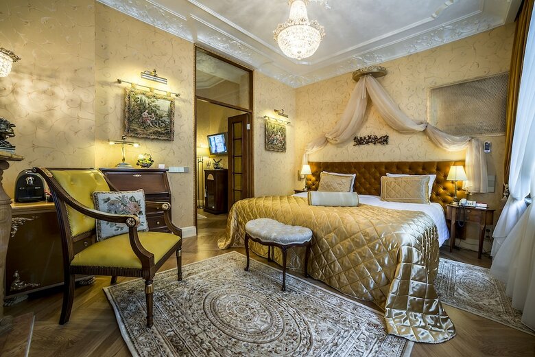 Imperial Hotel & Restaurant