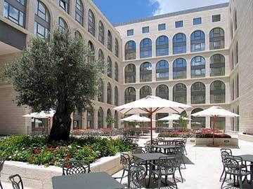Hotel Grand Court