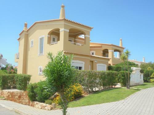 Hostal Oasis Parque Country Club