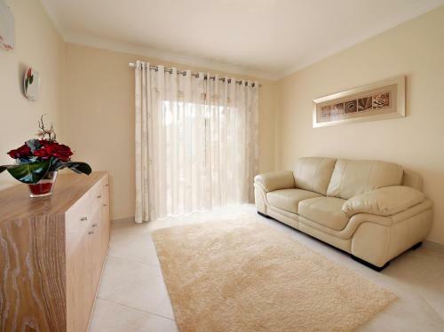 Hostal Oasis Parque Country Club
