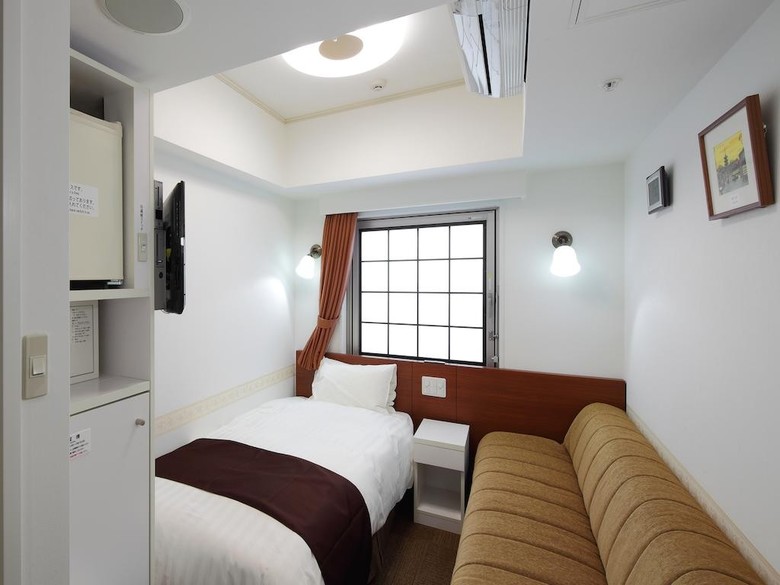 Hotel Check In Shijokarasuma