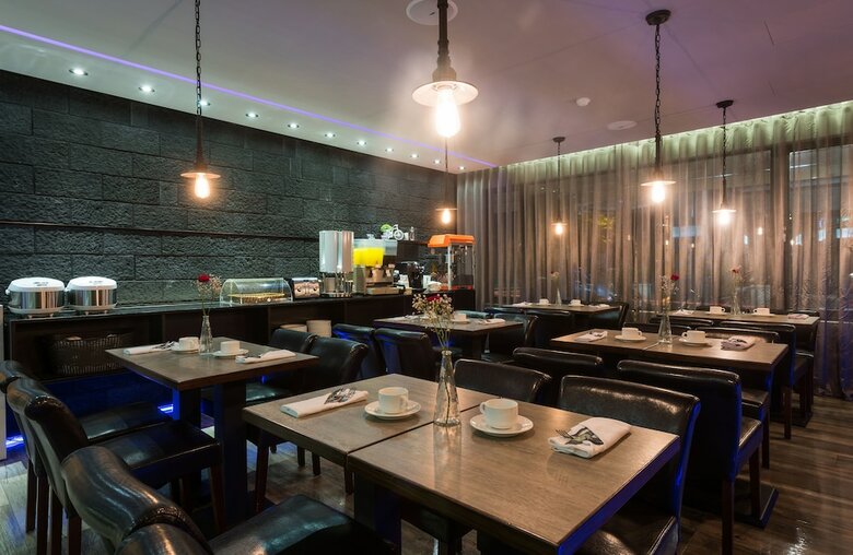Forward Suites Hotel