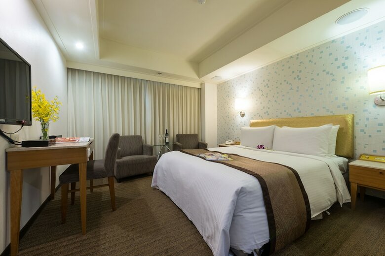 Forward Suites Hotel