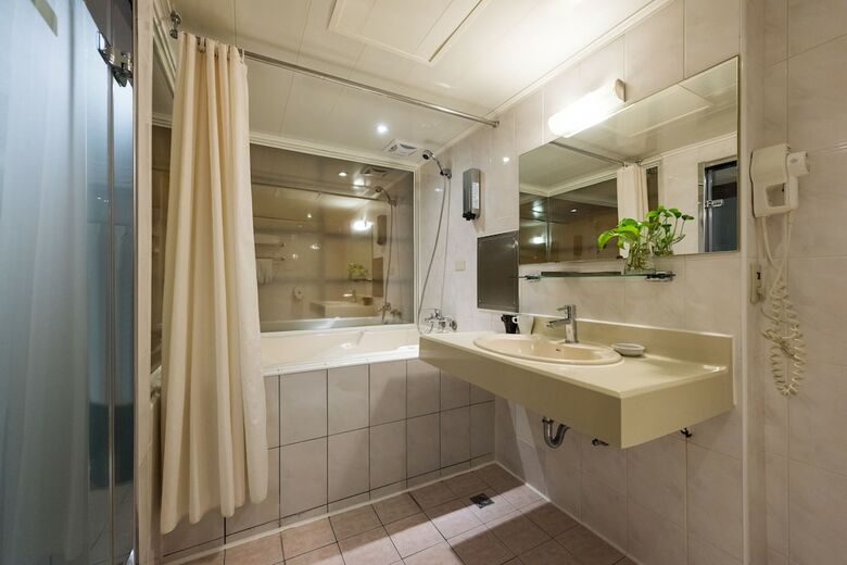 Forward Suites Hotel