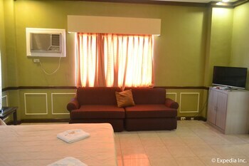 Tagaytay Country Hotel
