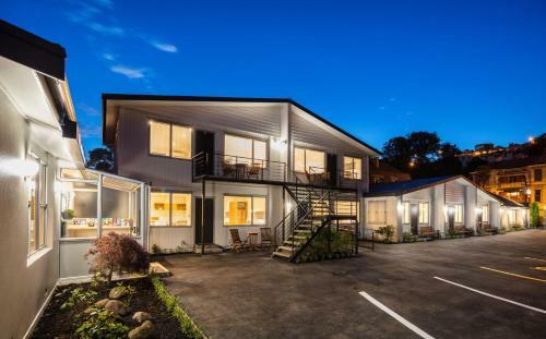 Tourist Court Cottages Motel