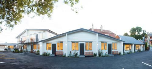 Tourist Court Cottages Motel