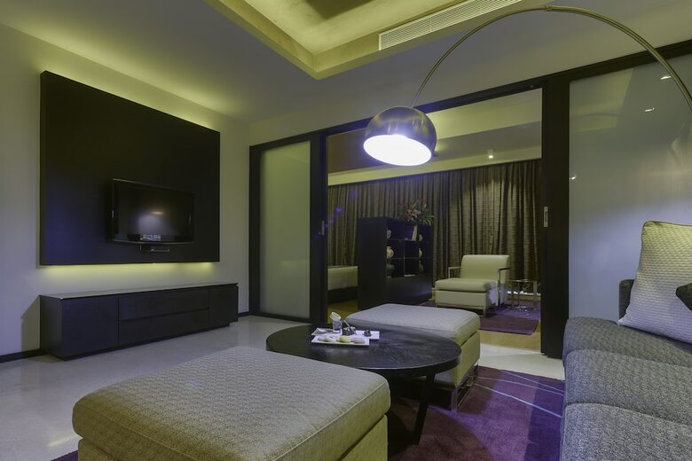 Hotel Davanam Sarovar Portico Suites