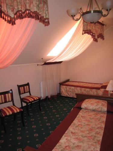 Atrium Hotel