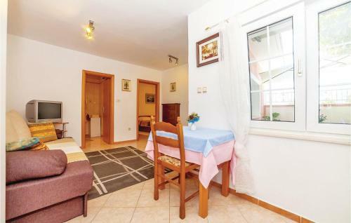 Holiday Home Omladinska K-557
