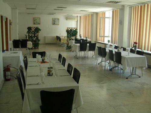 Federa?ia Rom�n? De Scrim? - Hotel Floreta De Aur