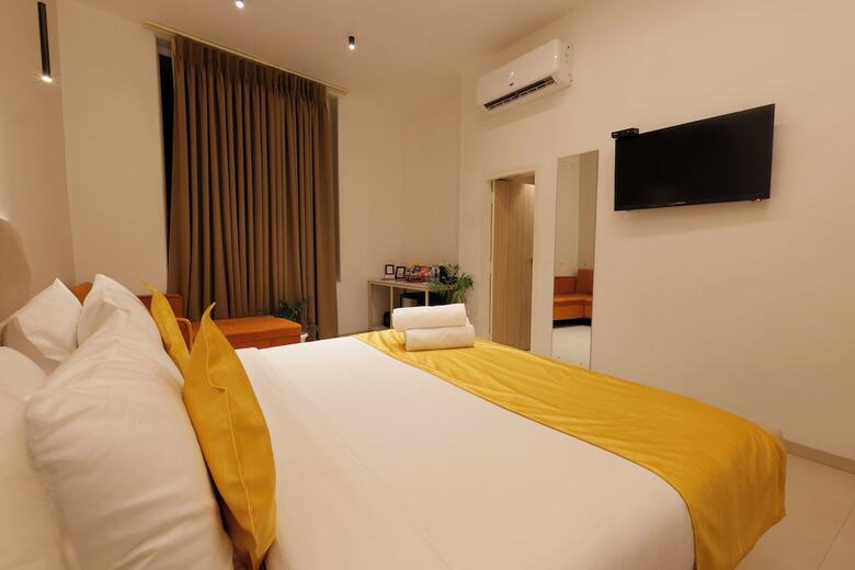 Hotel Varuna