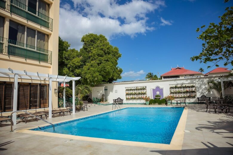 The Courtleigh Hotel