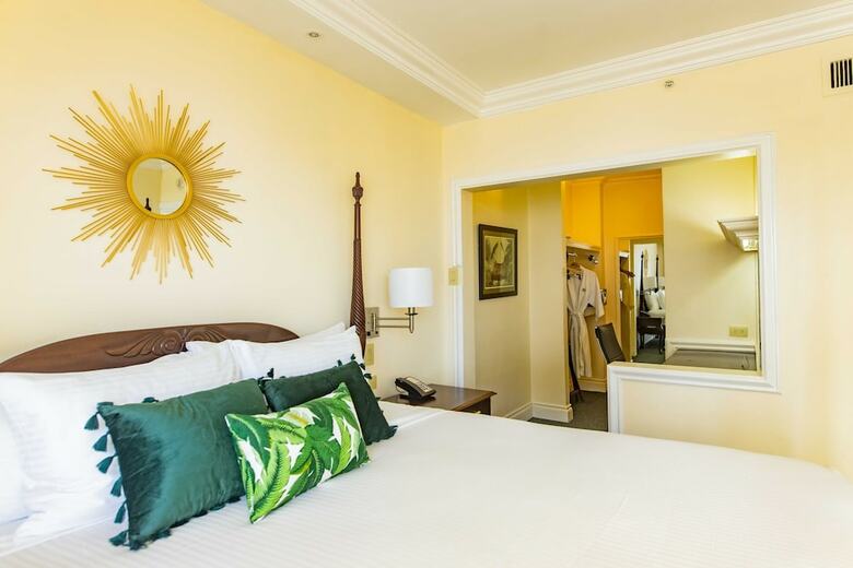 The Courtleigh Hotel