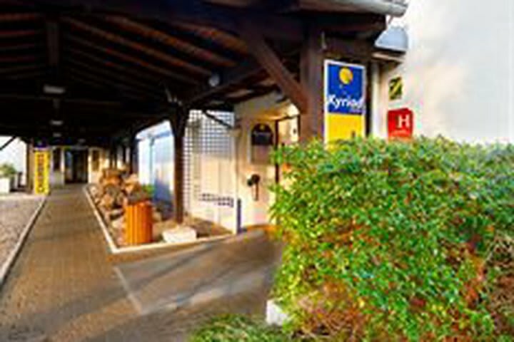 Kyriad Villeneuve La Garenne Hotel