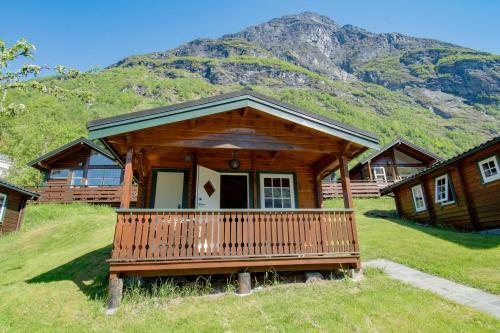 Grande Hytteutleige Og Camping