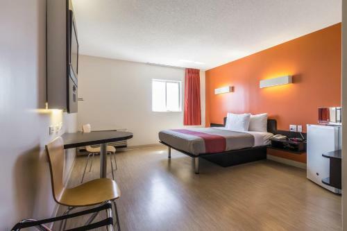 Motel 6 Kingston Ontario