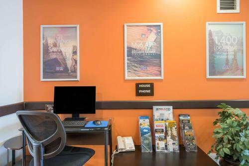 Motel 6 Kingston Ontario