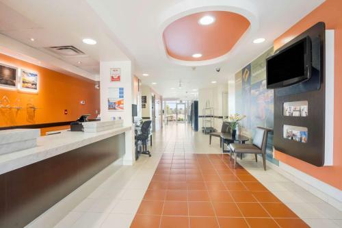 Motel 6 Kingston Ontario