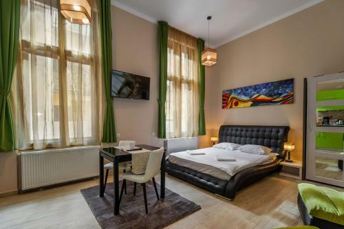 Select City Center Apartments