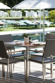 Vineyard Hotel