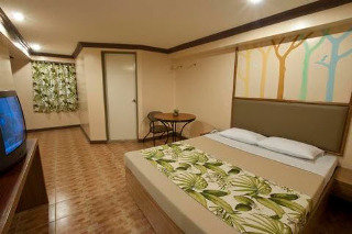 Pinoy Pamilya Hotel