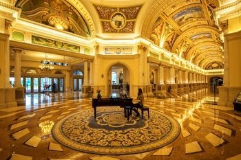 Guangzhou Phoenix City Hotel