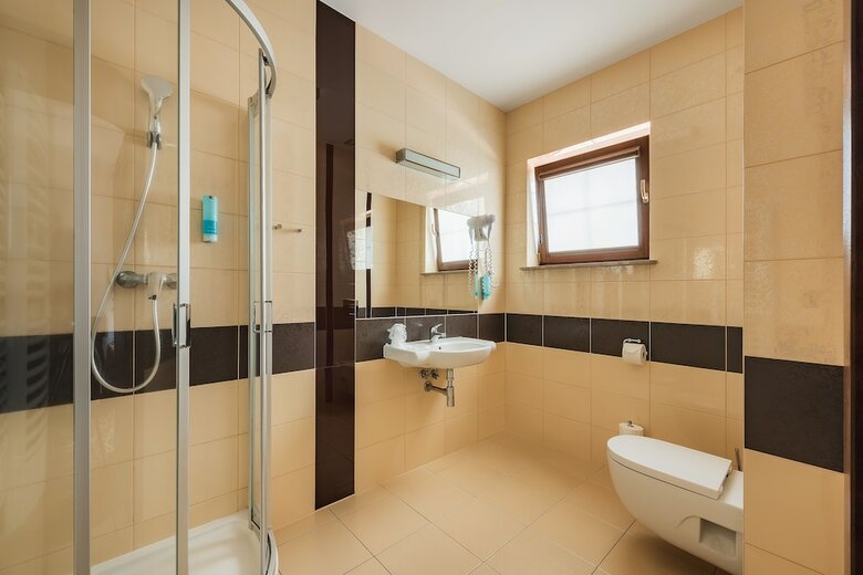 Hostal Hotel Dw�r Choiny