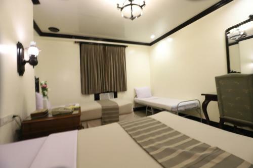 Camelot Hotel