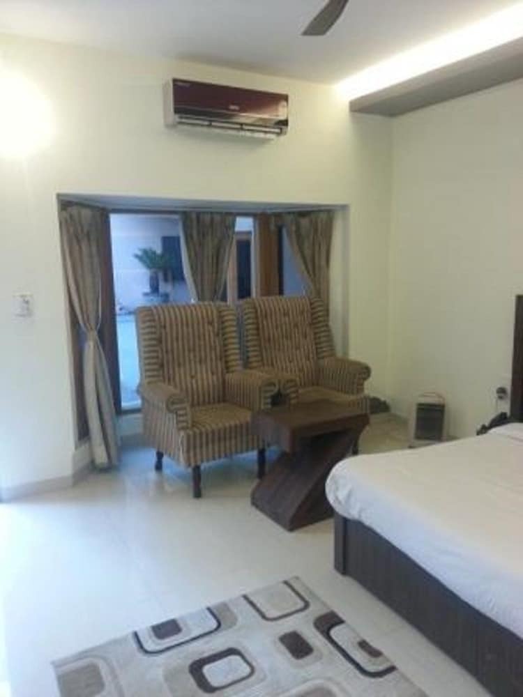 Hotel Mohan Continental