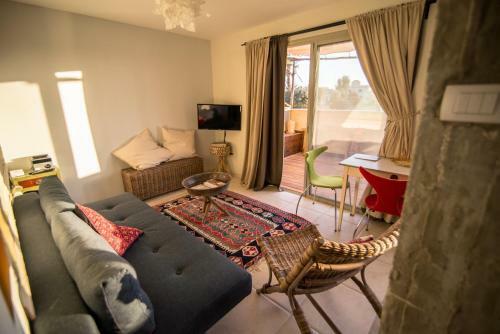 Lodge Desert Home