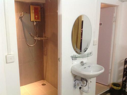 St. 288 Hotel & Apartment