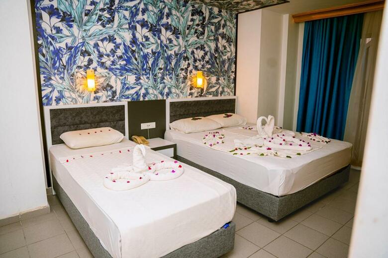 Azak Beach Hotel - Don't Use