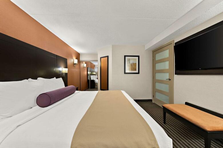 Best Western Plus Toronto North York Hotel & Suites