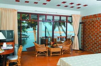 Hotel Beach And Lake Ayurvedic Resort