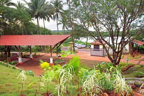 Hotel Mercure Goa Devaaya Resort