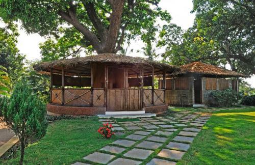 Hotel Mercure Goa Devaaya Resort