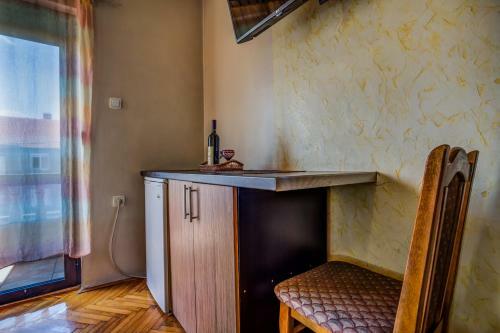 Hostal Private Accommodation Kubura